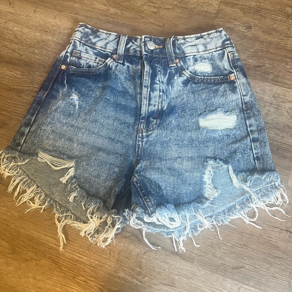 Distressed shorts 00